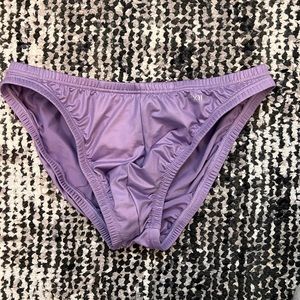 2xist mood hip bikini in chalk violet size S and M.